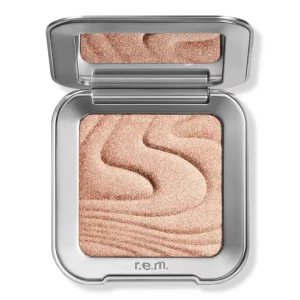 r.e.m. beauty Interstellar Highlighter Topper  Miss Mercury (warm champagne)